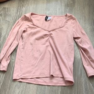 H&M light pink crop top